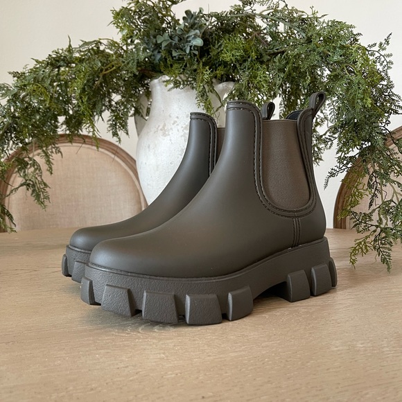 JEFFREY CAMPBELL Lugged Chelsea Rain Boots - Size 10 - Picture 7 of 8